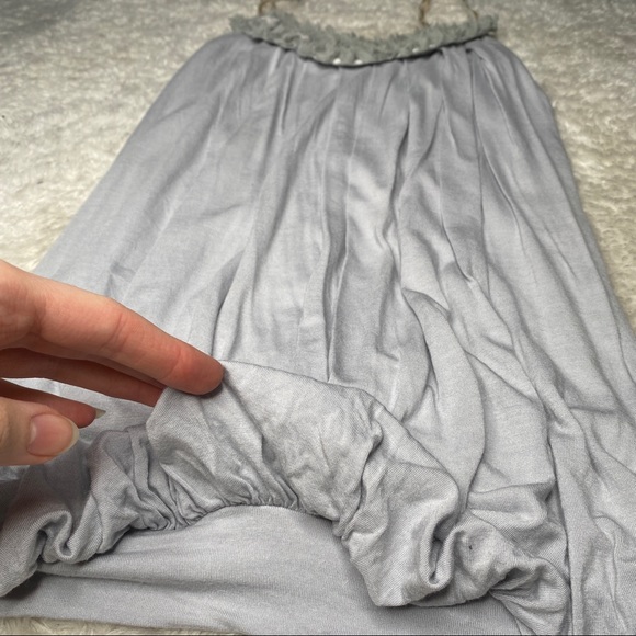 🔥2/$20🔥 Y2K Gray Pleated Tank Top with Floral Neckline and Adjustable Straps - Picture 6 of 8